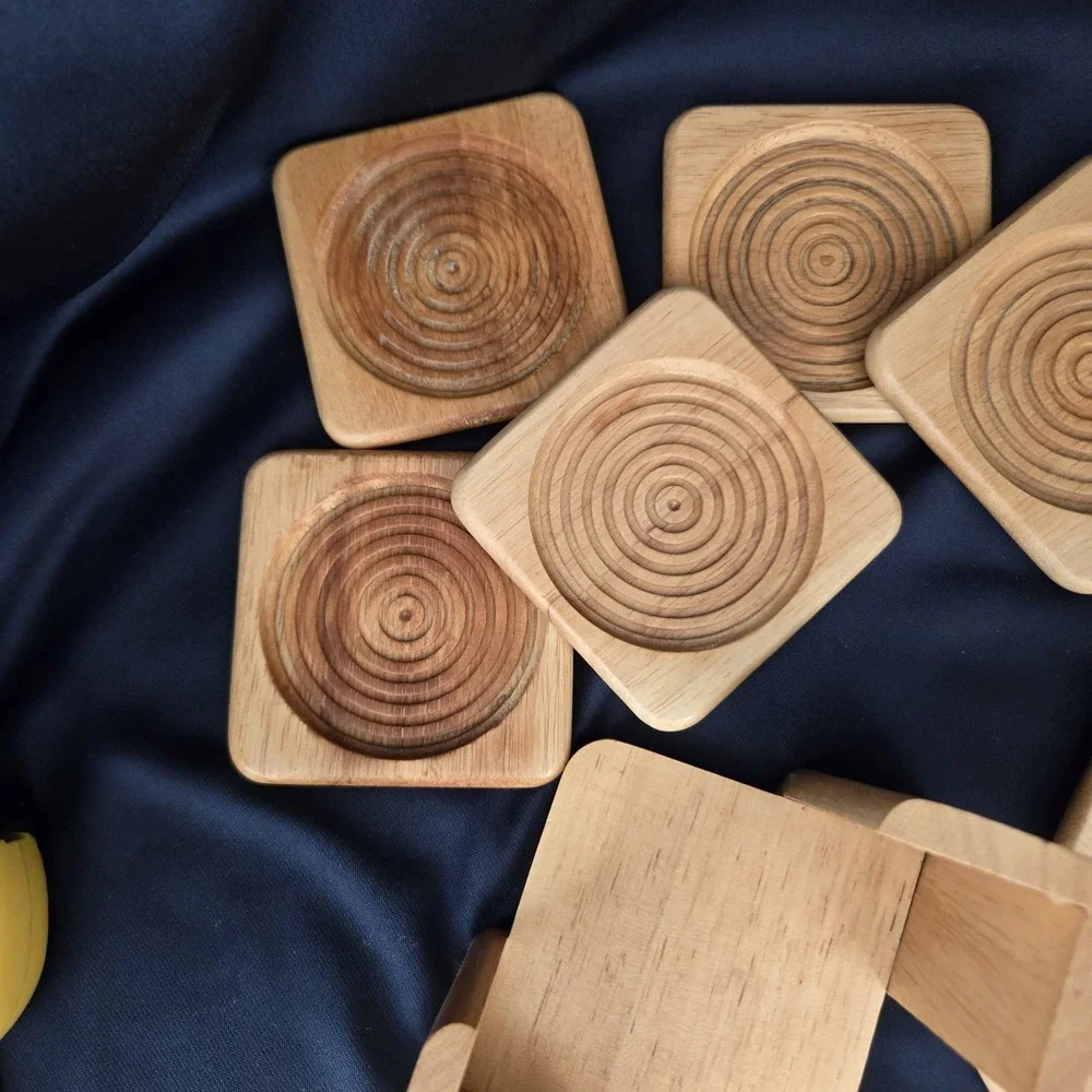 Dolphin Genuine Beechwood Wooden Holder and 8 Coasters Condensation Catch Rings